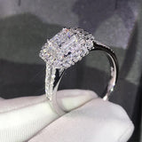 Huitan Gorgeous Square Shape Women Ring Full Bling Iced Out Micro Pave Crystal Zircon Dazzling Bridal Ring Wedding Engage Ring