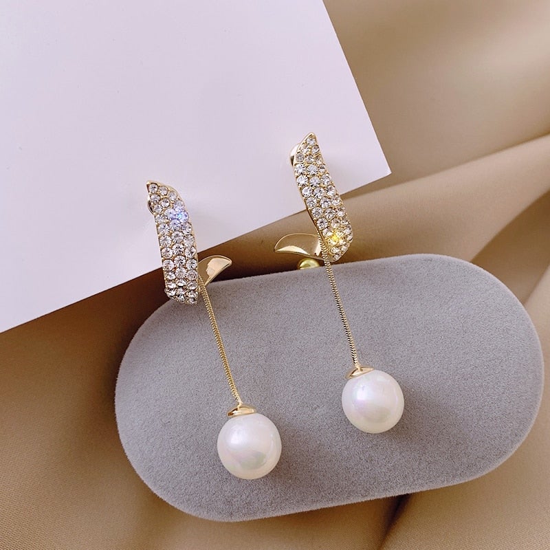 Classic Sparkling Pearl Earrings